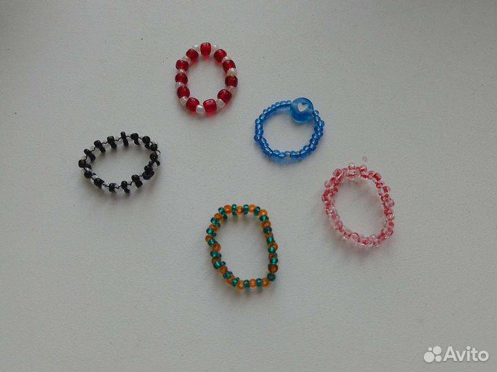 5 колец из бисера