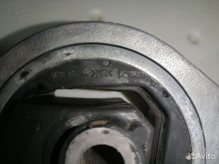 Подушка двигателя mitsubishi carisma