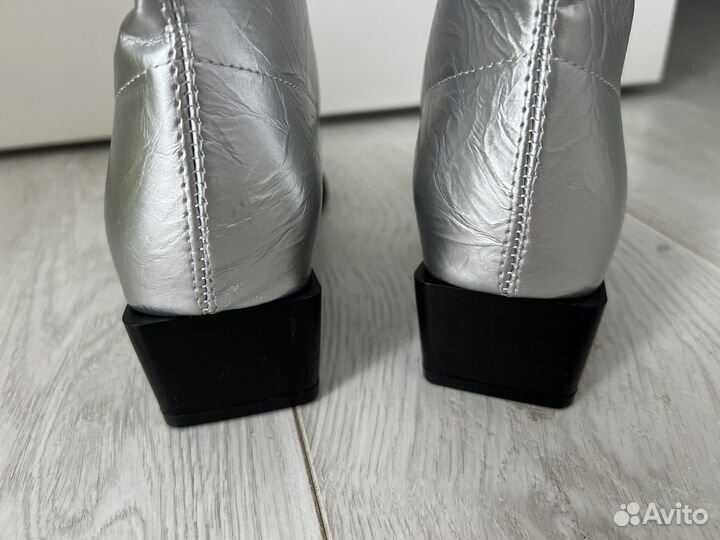 Ботильоны серебристые новые 38-38,5
