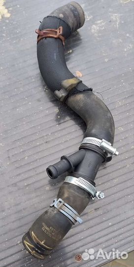 Верхний патрубок радитора skoda fabia2