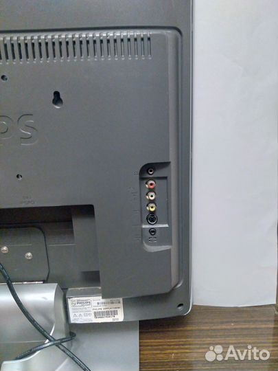 Телевизор ЖК Philips бу в рабочем состоянии