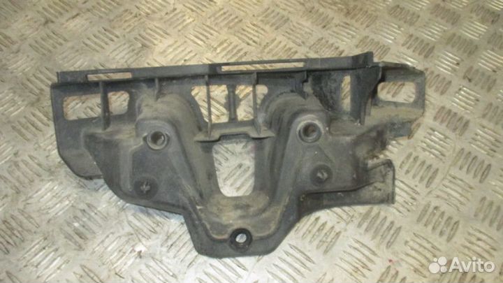 Кронштейн заднего бампера правый Range Rover