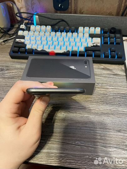 iPhone 8 Plus, 64 ГБ
