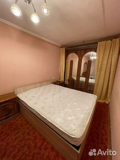 Кровать с матрасом