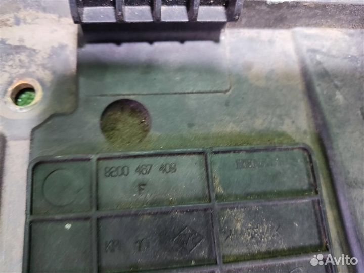 Площадка под акб Renault Scenic 2 (JM) 2008