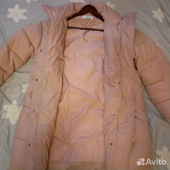 Пуховик новый 42 44