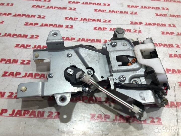 Замок сдвижной двери Mitsubishi Delica PD6W 6G72