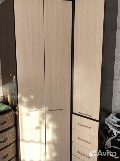 Продам угловой шкаф б/у