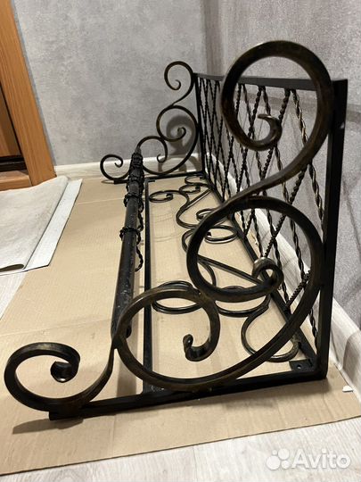 Вешалка настенная