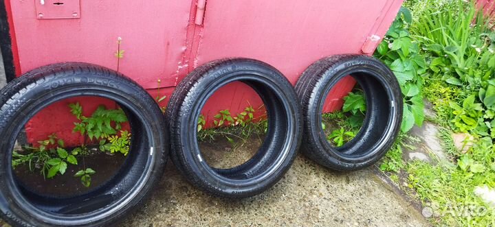 Royal Black Royal Performance 225/45 R17