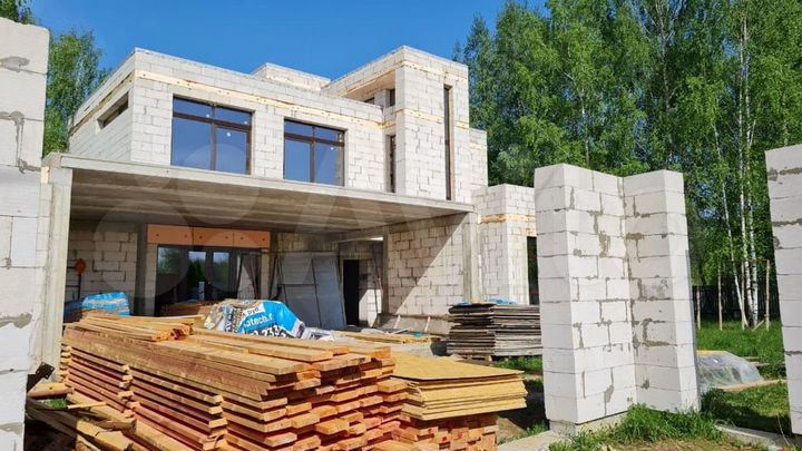 Дом 298 м² на участке 14,6 сот.