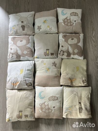 Бортики в кроватку, одеяло, матрас для пеленания