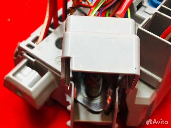 Распределитель тока BMW 5 G30/G31 2023г. 9350313