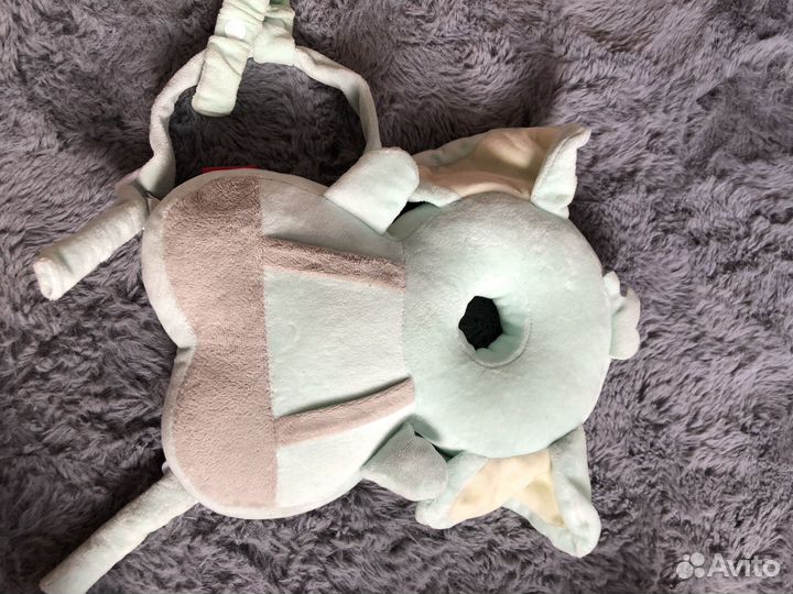 Рюкзак-подушка и шлем от падения