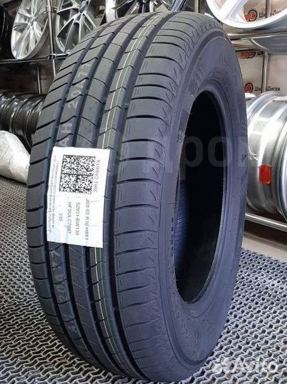 Kumho Ecsta HS51 205/65 R16 95H