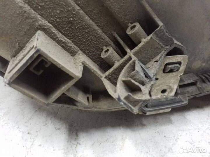 Фара левая Mercedes-Benz C-Class