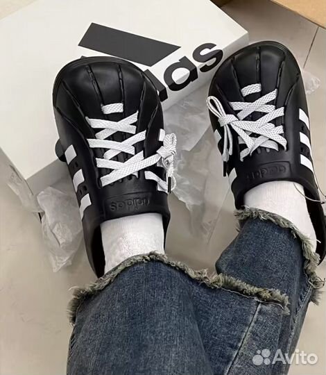 Тапочки Adidas adilette черные suterstar yeezi