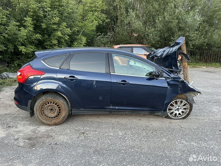 Ford Focus 2.0 AMT, 2012, битый, 110 000 км
