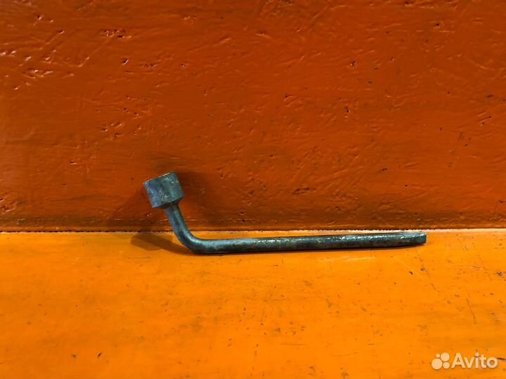 Балонный ключ mitsubishi mirage CA*