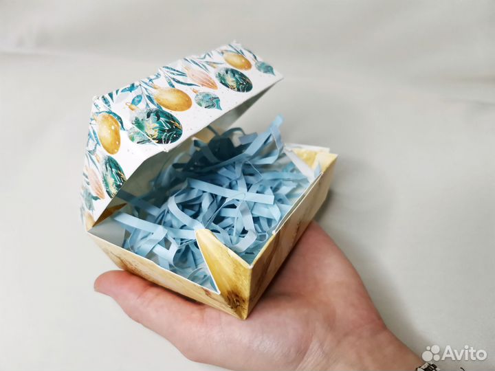 Подарочная коробка для сувенира