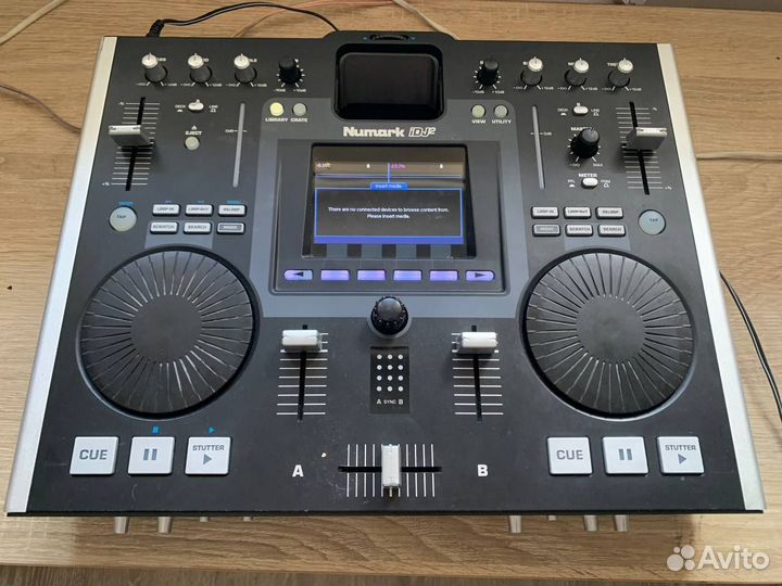 Dj контроллер Numark iDJ2