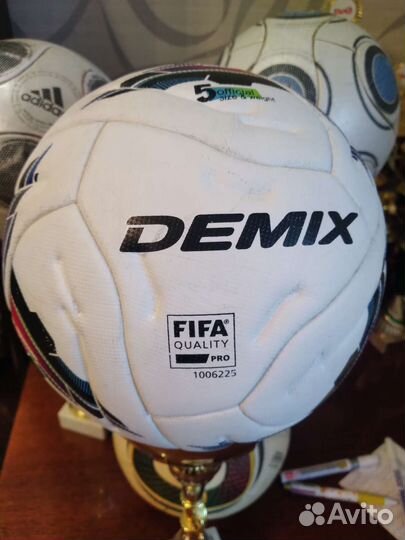 Футбольный мяч demix