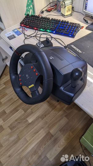 Игровой руль logitech momo racing