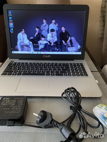 Ноутбук asus R556Q