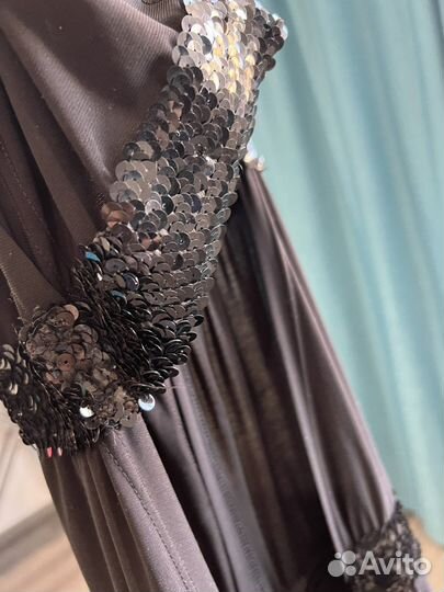 Нарядный комбинезон 44 размер с пайетками