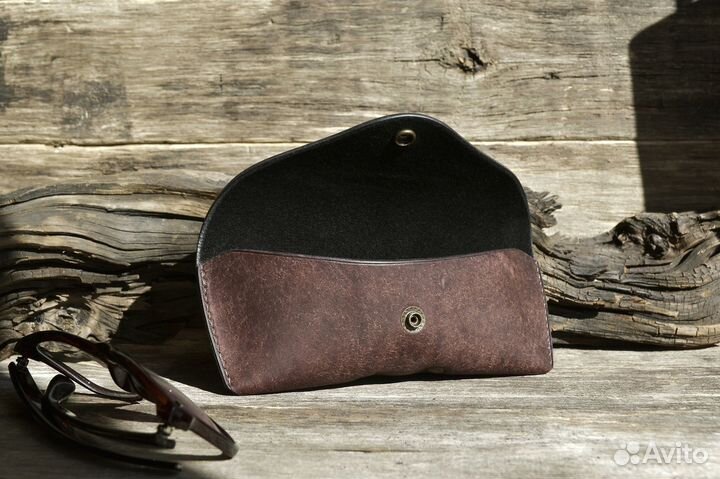 Кожаный чехол для очков на заказ