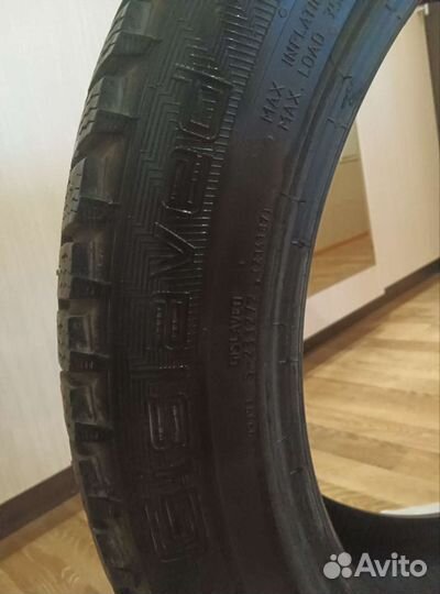 Gislaved Nord Frost 200 235/45 R18 и 235/45 R18 98Y