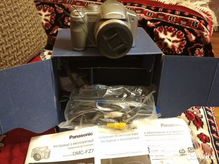 Panasonic Lumix DMC-FZ7 digital camera