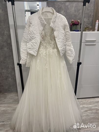 Свадебное платье 46 48 бу