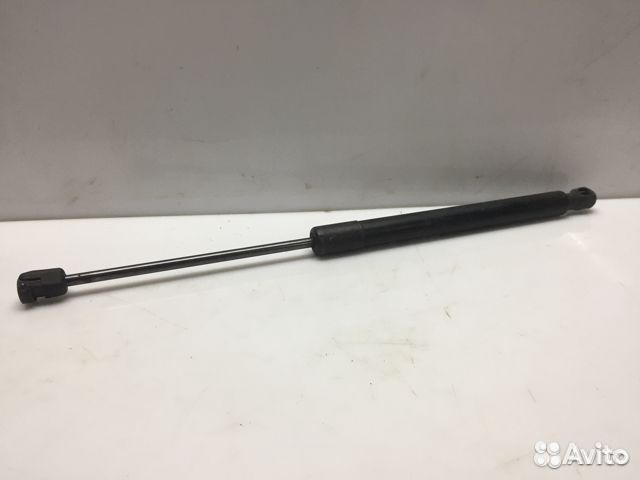 Амортизатор багажника Golf 5 оригинал бу