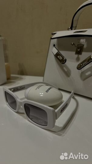 Солнечные очки женские