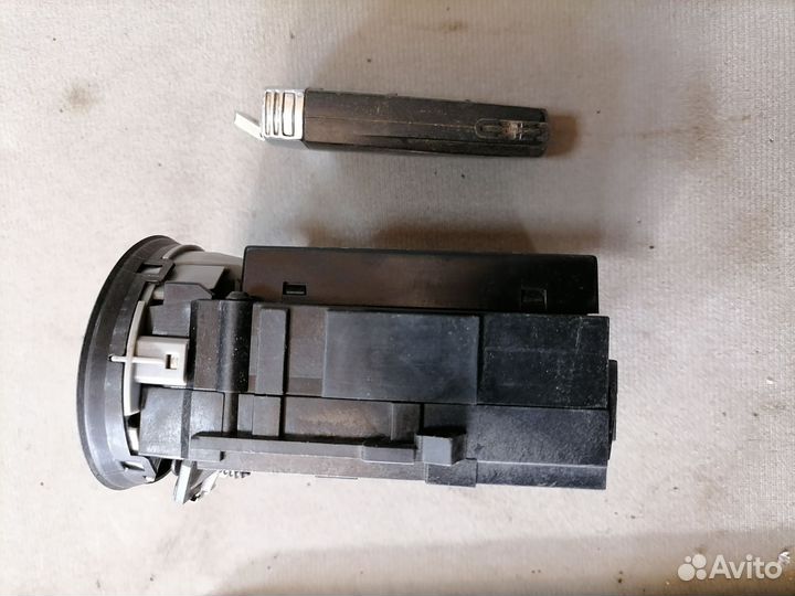 Замок зажигания VAG 3C0905843Q для VW Passat (B6)