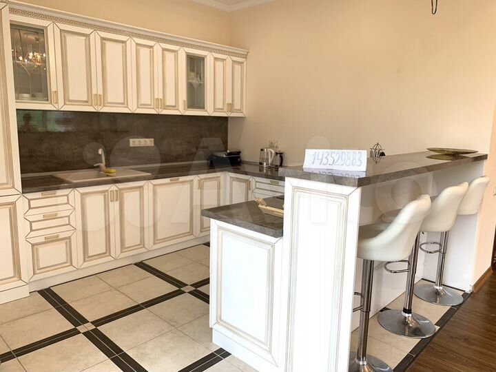 3-к. квартира, 113 м², 4/5 эт.