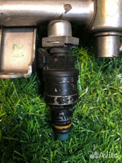 Топливная рампа Volkswagen Passat B5 1997-2000