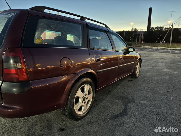 Opel Vectra 2.0 МТ, 1997, 290 000 км