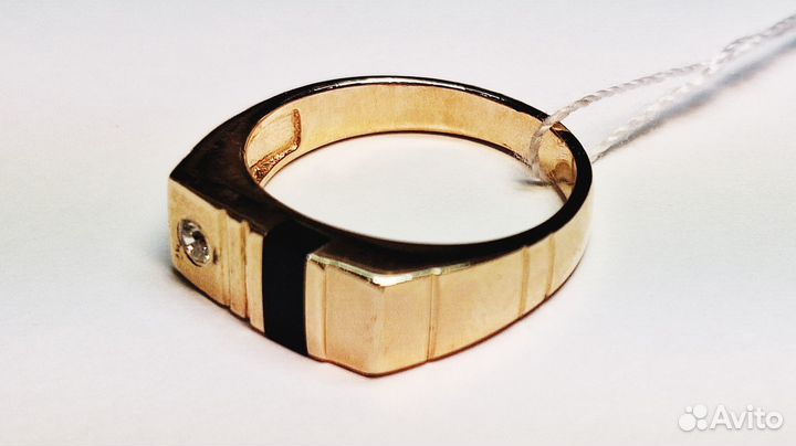 Золотое кольцо с фианитом 18р