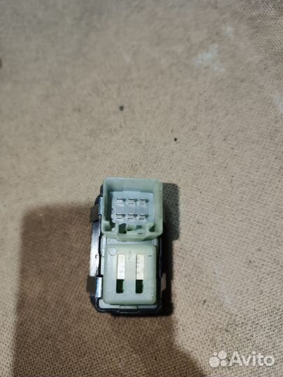 Кнопка стеклоподъемника Jeep Grand Cherokee WK2