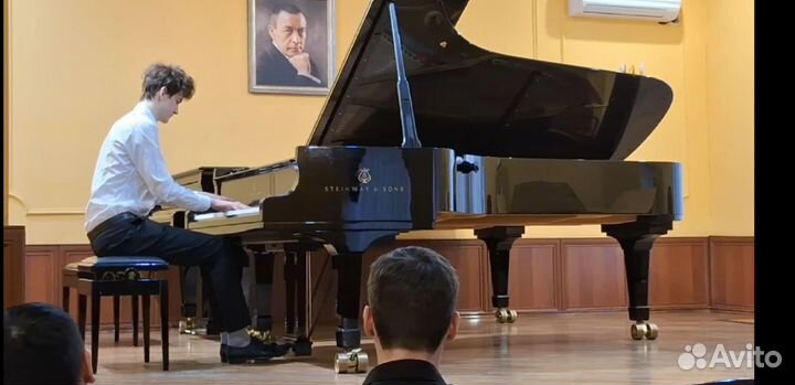 Преподаватель по фортепиано