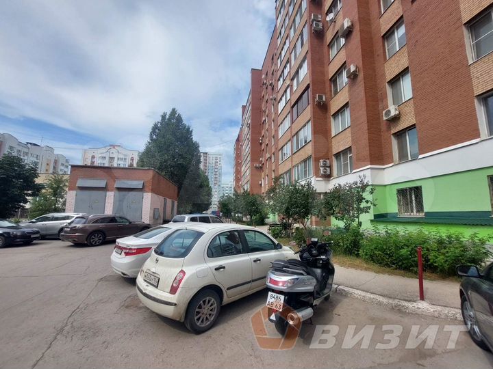 Помещение в спальном районе с парковкой