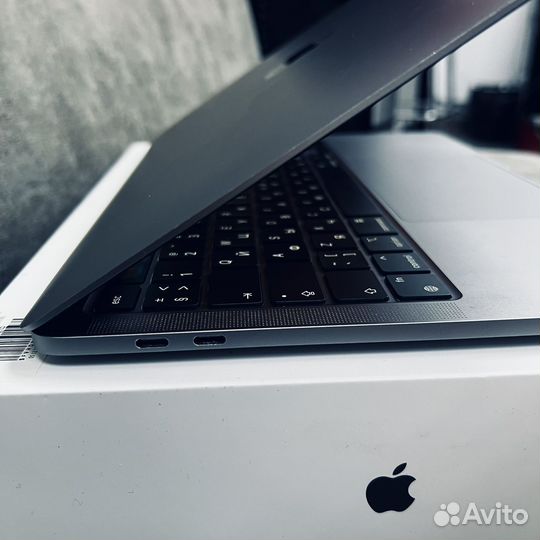 MacBook Pro 13” 2020 TB 8/256 M1 Space Gray