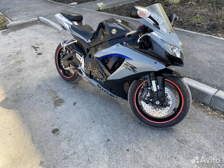 Suzuki GSX-R 750 K8