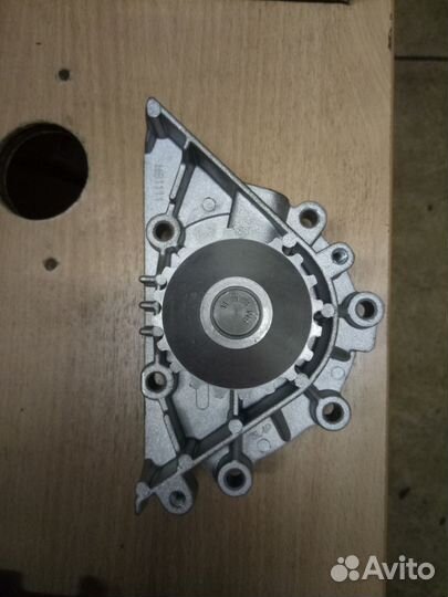 Насос системы охлаждения новый на Пежо