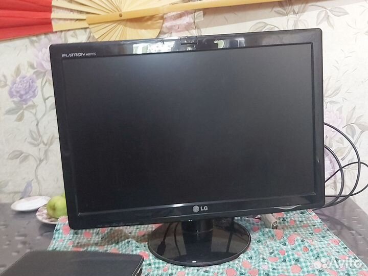 LG flatron w2271TC