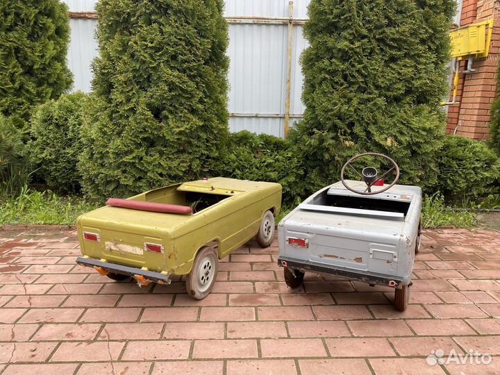 Педальная машинка Львовянка