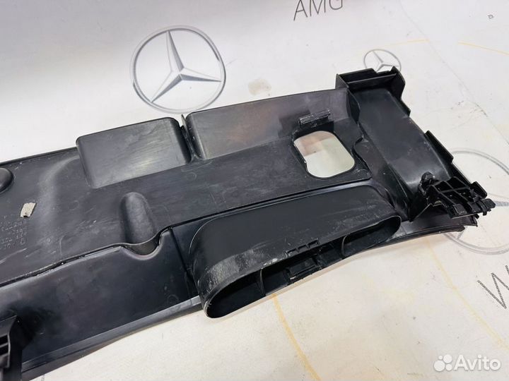 Накладка на решетку радиатора Mercedes W204 M271.8