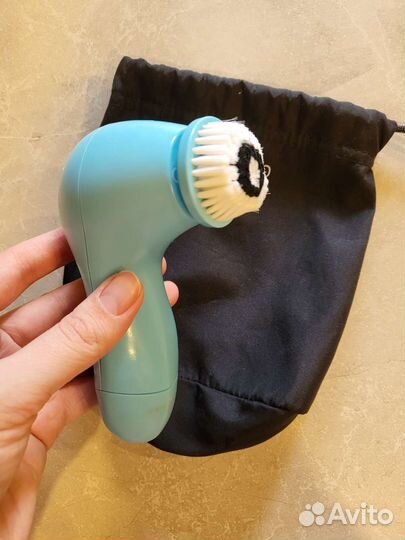 Аппарат для очищения кожи SkinPro от oriflame